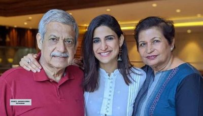 Aahana Kumara With Her Parents